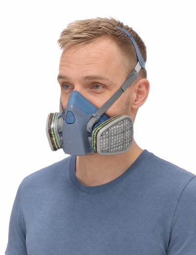 3M 7500 puskaukė su 6059 ABEK1 filtrais