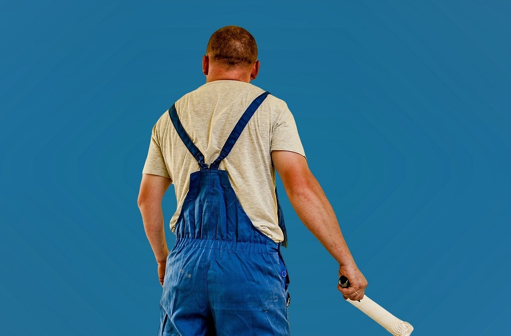 Ką dėvėti dažant sienas? Darbo drabužių ir avalynės apžvalga