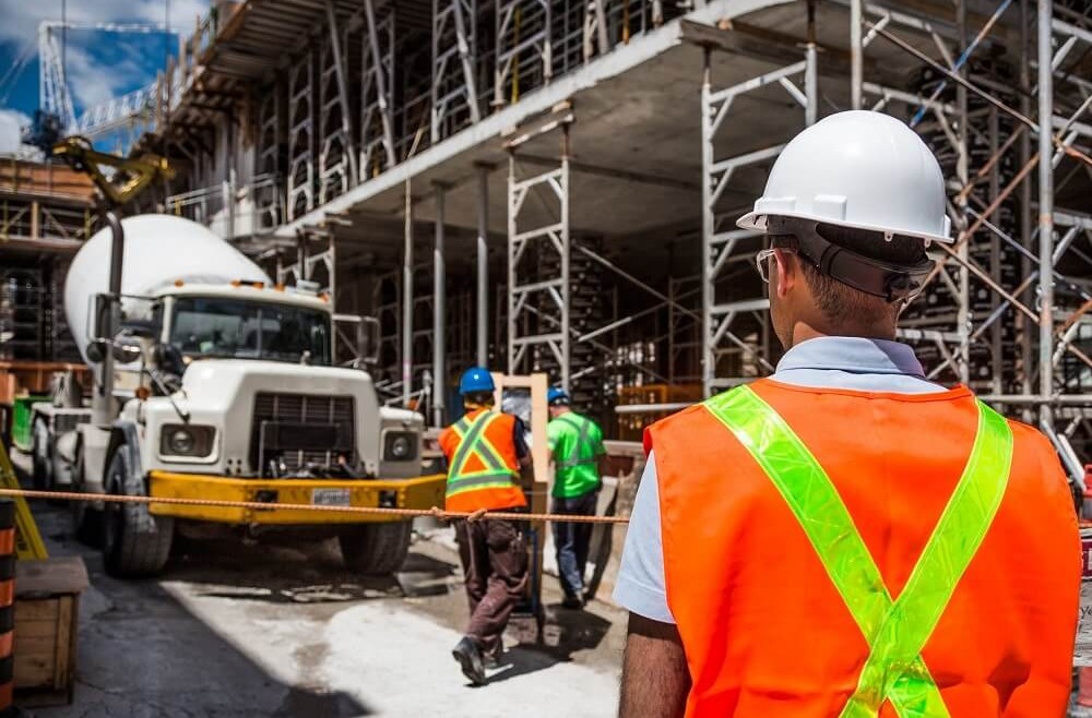 Kokius darbo drabužius dėvėti statybvietėse?