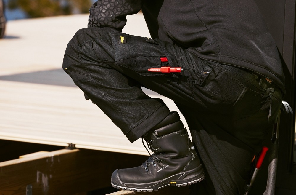 Apsauginiai ir darbo drabužiai – kuo jie skiriasi?