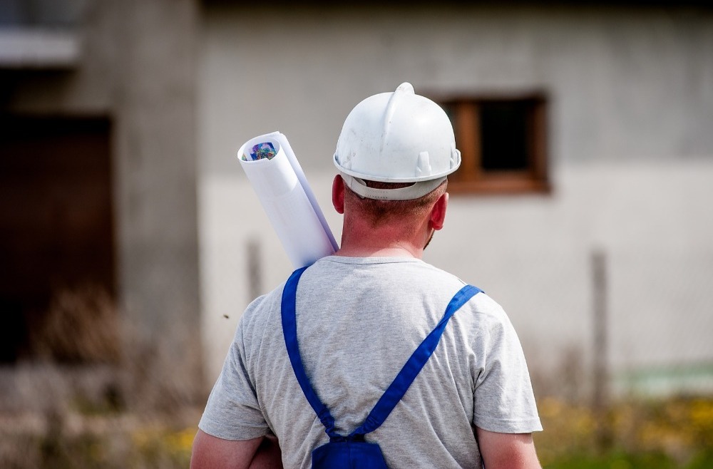 Apsauginiai šalmai – tipai ir pagrindiniai teisiniai standartai