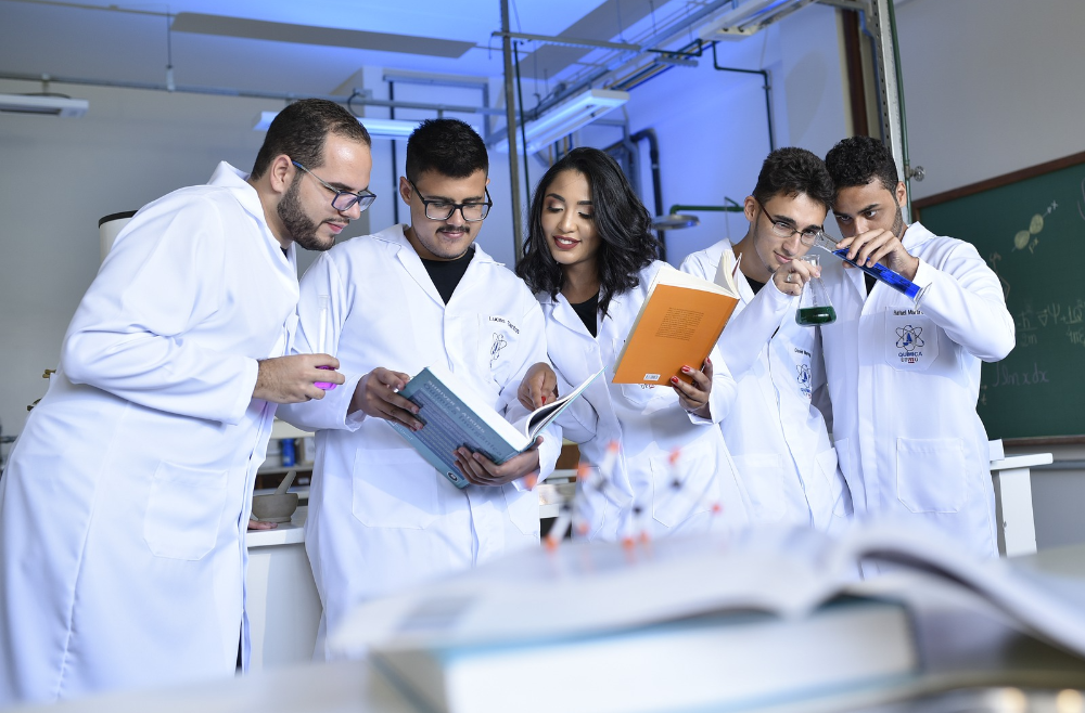 Cheminėms medžiagoms atsparių drabužių skyrius